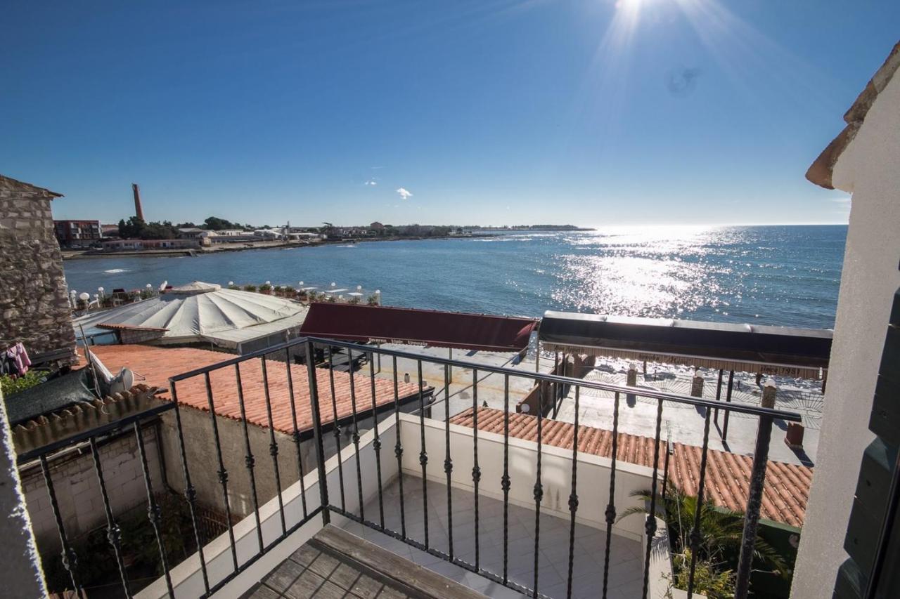 Apartments Umag Center, Seafront With Terrace In 우마그 외부 사진