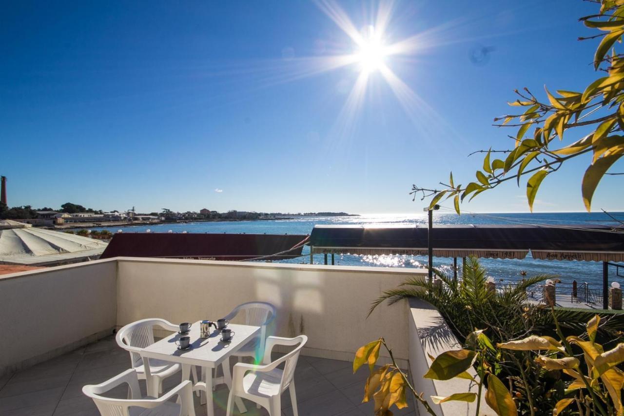 Apartments Umag Center, Seafront With Terrace In 우마그 외부 사진